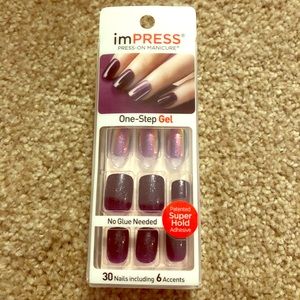 imPRESS by KISS press on manicure